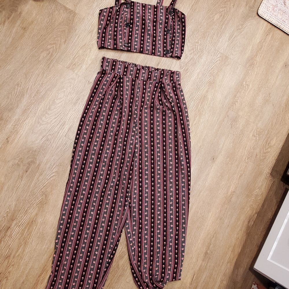 Cute Top & Bottom Set ๐๐ค๐ - Picture 2 of 8